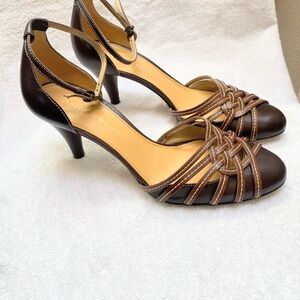 Antonio Melani Elegant Leather Brown Heels with Strappy Design